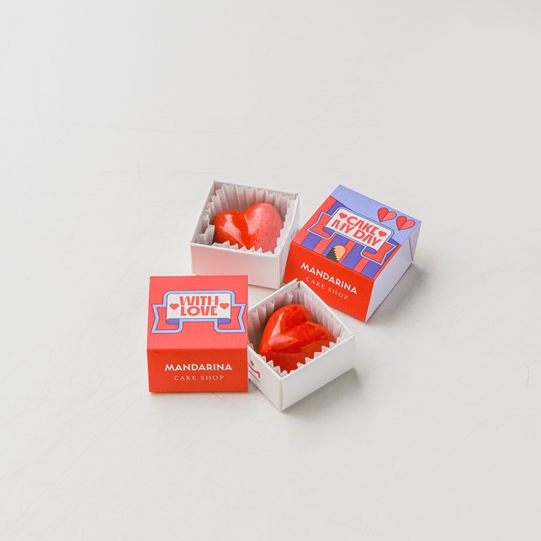 Women’s Day – heart shaped praline in a box