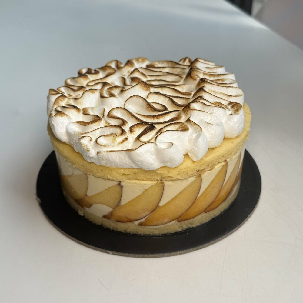 Fraisier torta sa sezonskim voćem