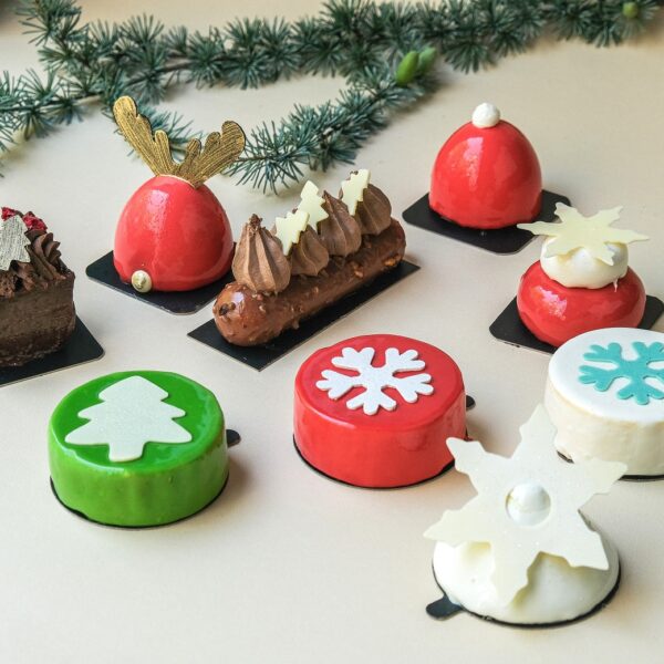 New Year’s monoportion cakes